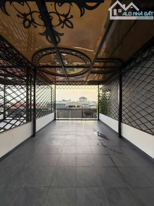 🏡 NHÀ ĐẸP NGUYỄN VĂN CỪ - 6 TẦNG THANG MÁY - GARA Ô TÔ - FULL NỘI THẤT