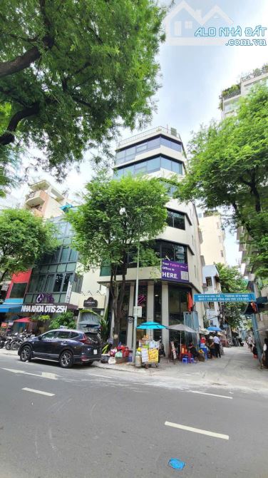 Toà nhà - Góc 2MT - Ngang 8m - 8 Tầng -  Nguyễn Bỉnh Khiêm, P.Dakao, Quận 1 - Giá: 65 Tỷ