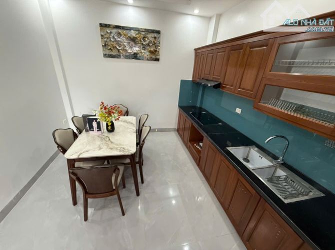 Bán nhà Liên Mạc, Bắc Từ Liêm, 40m2, 5 tầng, mặt tiền 3.75m, giá 8.1 tỷ