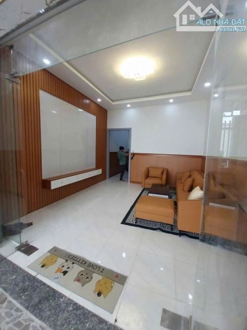 Nhà đẹp cần bán ở Trần Văn Mười Hóc Môn 4x21 ( 85m2 ) 870 TRIỆU Sổ hồng rienge