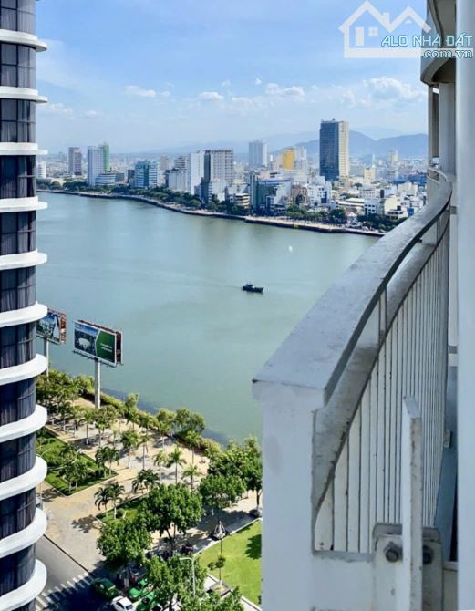 Bán nhà văn phòng 10 tầng đường Nguyễn Chí Thanh,đang cho thuê thu nét 400 triệu/tháng
