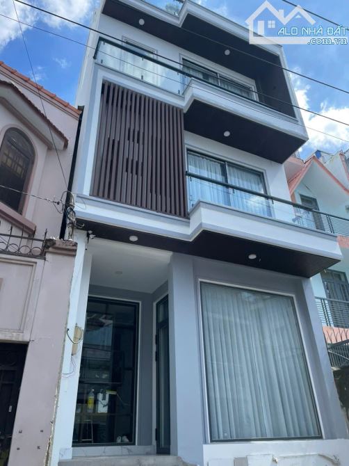 Bán nhà hẻm 124 Cộng Hòa, P4, Tân Bình. Vị trí đẹp đối diện Vincom-5mx22m-3 tầng giá 17.6