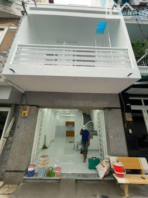 BÁN NHÀ KHU VIP ĐƯỜNG SỐ 2 TẤM Q4 VĨNH HỘI XE HƠI 8M DT 4*10 GIÁ 8TỈ 490 TL