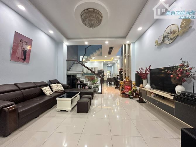 NHÀ MỸ PHƯỚC 3 – Nhà 1 trệt 1 lầu . Full nội thất