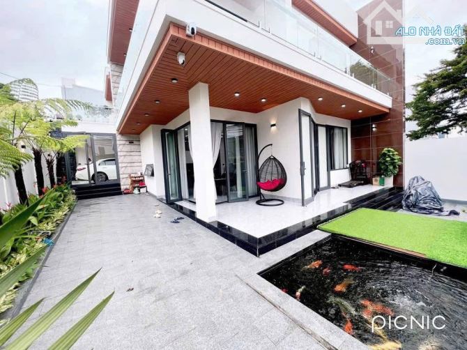 NHÀ ĐẸP GÓC 2 MẶT ĐƯỜNG HẺM 434 Y MOAN KHU DÂN THÀNH ĐỒNG, GIÁ 9.9 TỶ