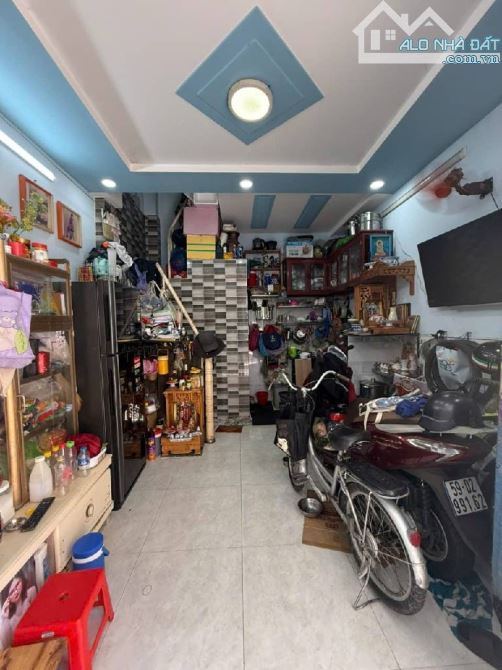 Bán nhà 3 tầng Đỗ Nhuận, ngay Aeon Tân Phú, 15m2, ngang 4,6m, chỉ 2.x tỷ