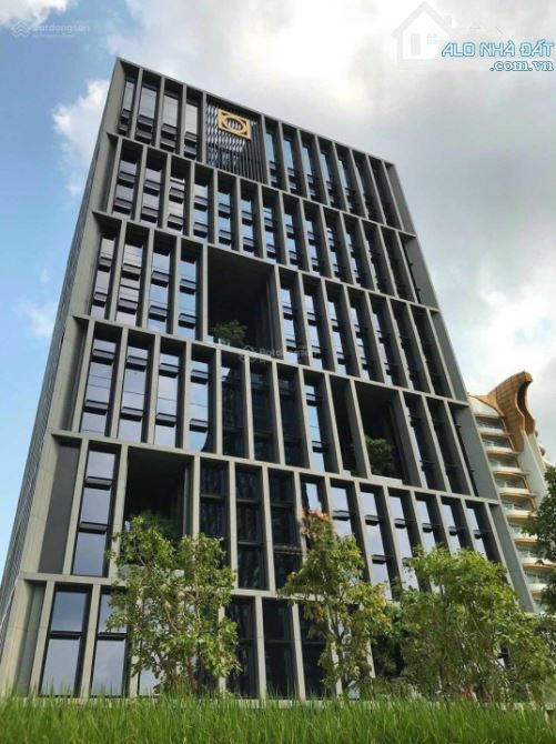 Bán tòa góc 2MT Nguyễn Trãi - Nguyễn Cảnh Chân, Q1. DT: 14x28m. 2 hầm 10 tầng. HĐT: 830,4