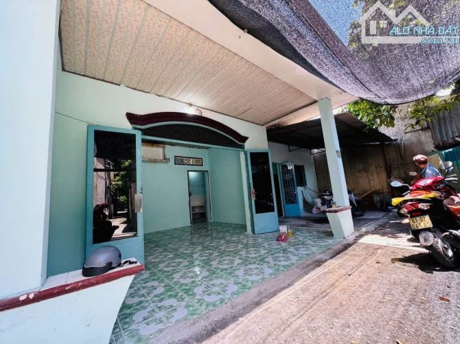 BÁN NHÀ GẦN ĐƯỜNG BÙI THI CỘI DI AN BINH DƯƠNG, DT 120M2 GIÁ 2.35 TỈ