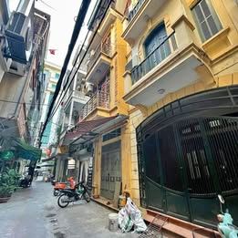 Bán gấp Đê La Thành 33m2, 5T 5 Ngủ rộng rãi, nhà đẹp ở ngay