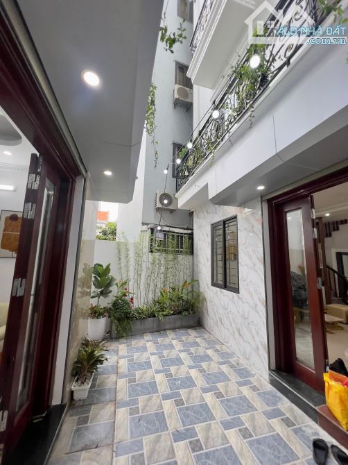 BÁN GẤP NHÀ GẦN Ô TÔ, NGÕ NÔNG phố Lê Lợi, 43m nhỉnh 8 tỷ, THƯƠNG LƯỢNG TỐT.