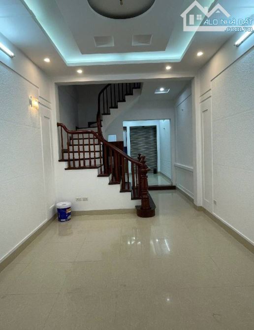 DÂN XÂY NGUYỄN KHÁNH TOÀN - NHÀ GẦN PHỐ GẦN Ô TÔ - BA GÁC ĐỖ CỬA