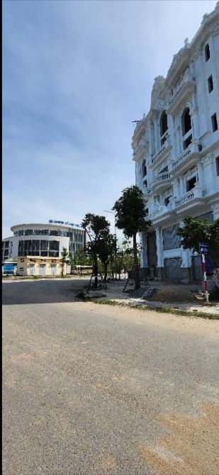BÁN ĐẤT TẶNG NHÀ C4*PHÚ LƯƠNG*KINH DOANH BẮT CHẤP MỌI MẶT HÀNG,DT*100M,*MT:8M*ĐƯỜNG XE TẢI - 3