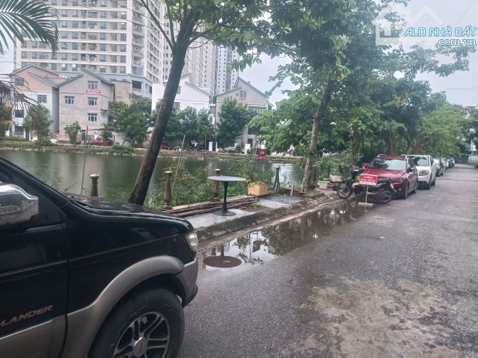 Bán Nhà Biệt Thự , View Hồ - Khu FLC Đại Mô.