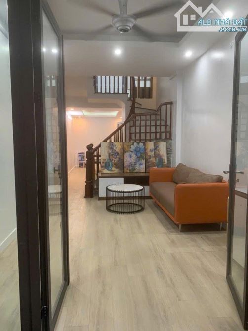 NHÀ ĐẸP YÊN HÒA CẦU GIẤY Ở LUÔN FULL ĐỒ - LÔ GÓC - NGÕ RỘNG 33M 5TẦNG GIÁ 7,75 TỶ.