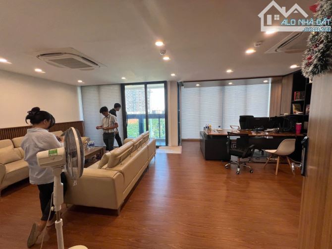 Biệt Thự  2 MT trực diện Sông  vàm Thuật Đặng Thùy Trâm Bình Thạnh. 10 x30 4 tầng. 40ty
