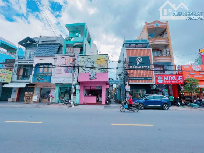 Bán Nhà Mặt tiền Phạm Văn Thuận Ngang 8.4m Gần TTTM VinCom  & Công An Tỉnh