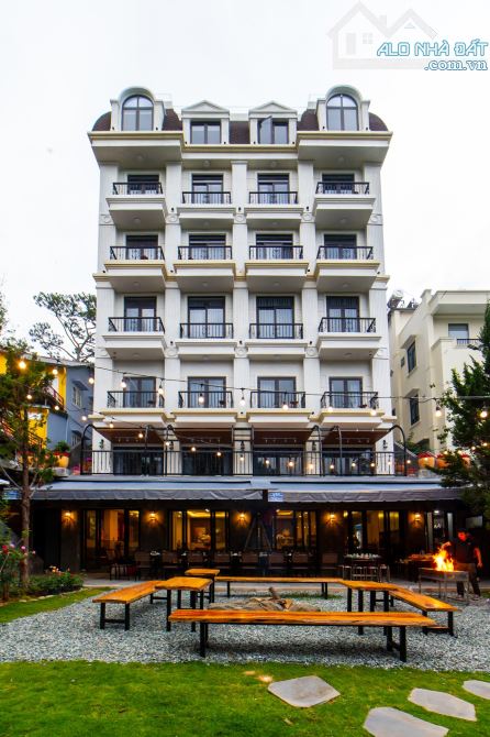 🏢🏞️🎑 KHÁCH SẠN CAO CẤP 25 PHÒNG NGAY TRUNG TÂM  – VIEW RỪNG THÔNG SĂN MÂY TOÀN CẢNH