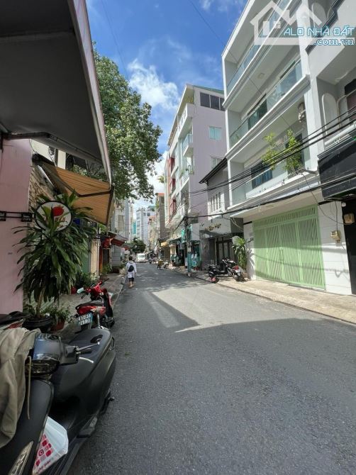 BÁN NHÀ MẶT TIỀN Phú Nhuận PHÙNG VĂN CUNG 6x4 5 tầng 24 m² giá 8,5 tỷ