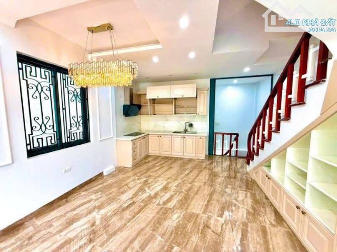 Bạn em đang cần bán nhà 5t,43m tại Tô Hiệu,Hà Đông, tiện ích tốt chỉ 8t