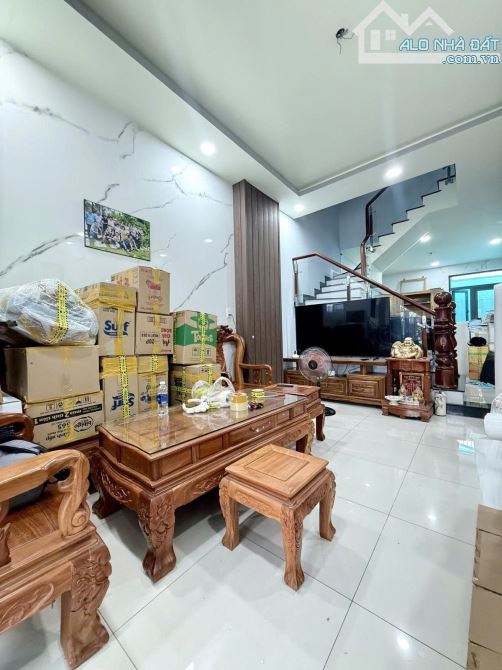 BÁN NHÀ HIỆP THÀNH Q12 - 4 TẦNG 60M2 ( 4M X 15M) - HẺM XE HƠI - 4.83 TỶ.