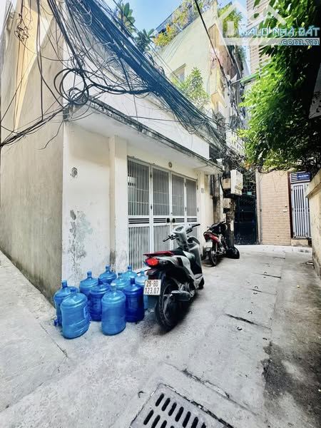 LÔ GÓC - MẶT TIỀN QUYỀN LỰC - GẦN PHỐ -  ĐẦU TƯ XÂY CCMN