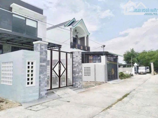 ✅ Bán căn nhà cấp 3 mới xây hẻm 239 Nguyễn Văn Rành, Phường 7, TP Tân An _ DT : 5 x 29m2