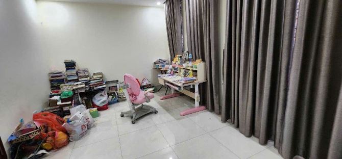 Chỉ với hơn 5 tỷ, sở hữu ngay căn nhà Bồ Đề 5 tầng, MT 5,5m, full nội thất.