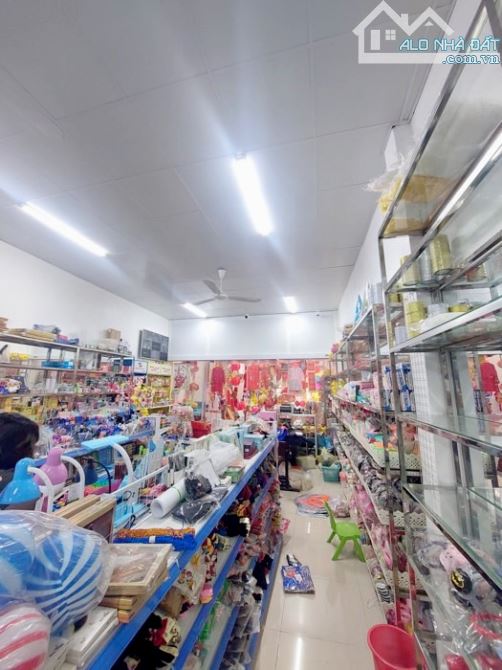TRẦN QUỐC HOÀN - 40m2 - Hơn 13 tỷ- phân lô  - giá đẹp - KD - ô tô đỗ cửa -2 thoáng