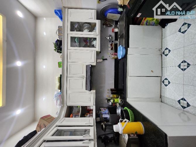 Cần bán nhà chung cư Nguyễn Đức Cảnh
