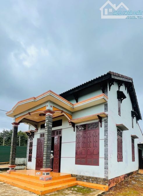 2000m2 chỉ 3tỷ sở hữu khu nhà 2 tầng full thổ cư gỗ xịn 150m2, đã trồng sẵn sầu riêng
