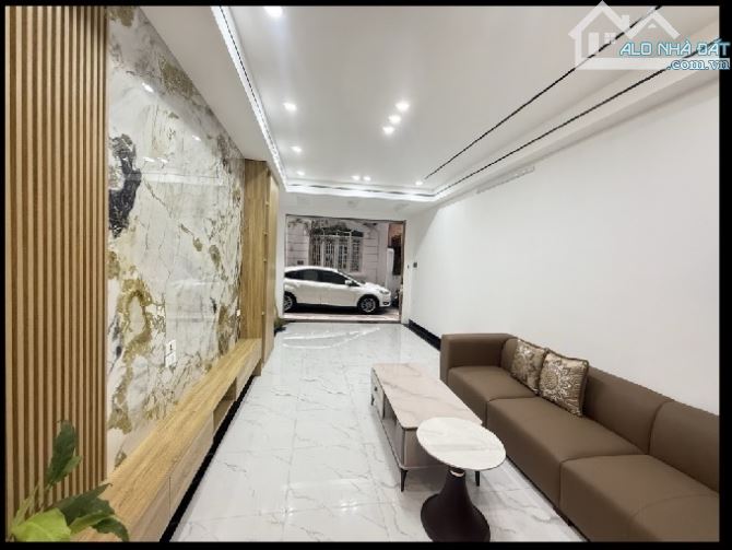 Nhà đẹp Cổ Nhuế 39m, 6 tầng, thang máy, xây mới. Víp nhất cho anh chị thân yêu!