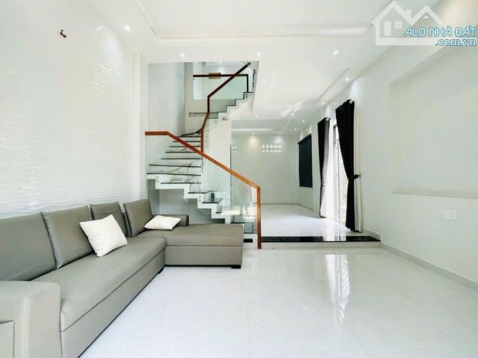 nhà q12, hẻm xe hơi tránh, 67m2, giá chỉ nhỉnh 5 tỷ