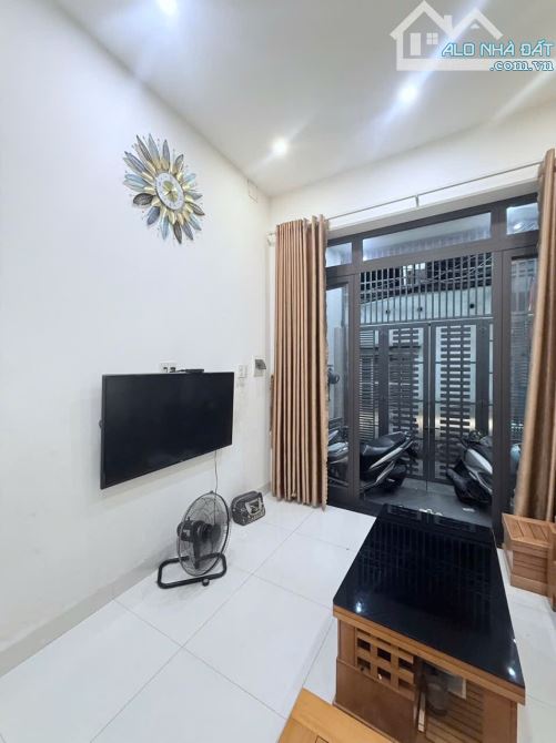 🎉🎉Nhà đẹp 2 mặt kiệt trc sau, trung tâm Hải Châu, Dt 45m2, 3 mê 3 tầng