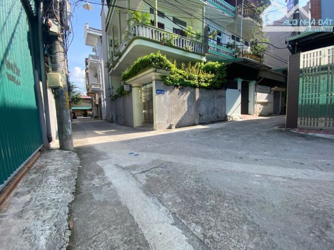💥Lô Đất 2 Mặt Tiền Có sẵn nhà  👉Que Hàn_Nhị Khê_Thường Tín_HN  **DT: 50M **MT= HẬU : 3,8