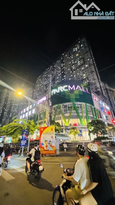 CAO LỖ Q8 - SIÊU PHẨM NGAY PARC MALL - 62m2 - 3 tầng (4m ❌ 16m). XE HƠI ĐỖ CỬA - 8.7 TỶ TL