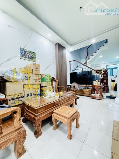 Bán Nhà Hiệp Thành Q12 - 60M2(4 x15 )- 4Tầng- HXH 4M- Chỉ 4,8Tỷ.