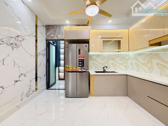 Bán nhà mới Đỗ Thúc Tịnh, phường 12 Gò Vấp, 3 phòng ngủ, có phòng trệt, ngang 10m, 5 tỷ xi