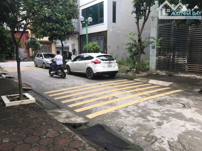 BÁN GẤP 60M ĐẤT DỊCH VỤ TÂY NAM LINH ĐÀM P.LÔ VỈA  HÈ ÔTÔ TRÁNH K.DOANH CHỈ 17 TỶ
