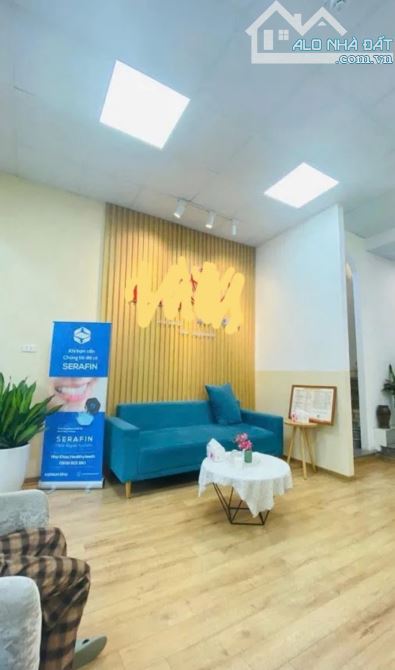 Bán nhà MẶT PHỐ Hoàng Ngân diện tích 68m2, 4 tầng Lô góc, Kinh doanh