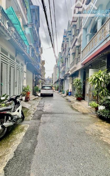 Bán nhà đẹp. Khu nhà cao tầng _ hẻm 7m_ 4 tầng_ HIỆP THÀNH 13 Q12_ 5ty150