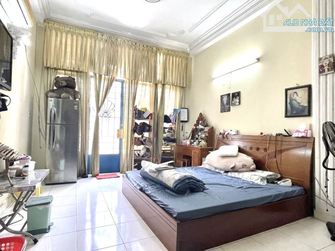 Cộng Hoà P13 Tân Bình ngay nhà ga T3 hẻm thông 6m 3 tầng 84m2 ( 4.2 x 20 ) còn 13.9 tỷ.