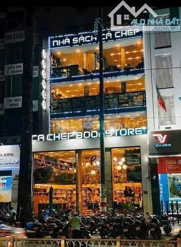 223 Nguyễn Thị Minh Khai Quận 1 DT 10x20m trệt lửng 3 lầu giá thuê 250 triệu
