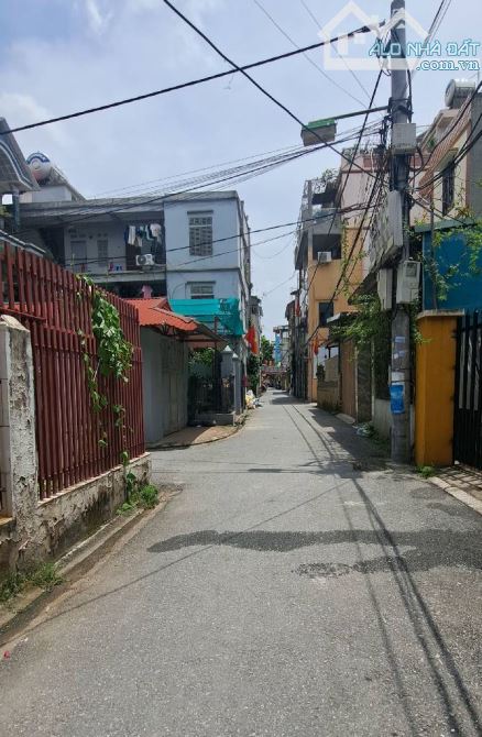 Cửu Việt Trâu Quỳ_NHÀ 3 TẦNG * 85m- VỊ TRÍ  ĐẸP - OTO VÀO NHÀ- HAI MẶT THOÁNG - TRUNG TÂM