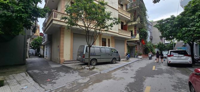 Thật nhanh. Lô góc Văn Phú , Hà Đông, Ngõ thông, Kinh doanh. Nhà mới , 5 tầng, dt 32m