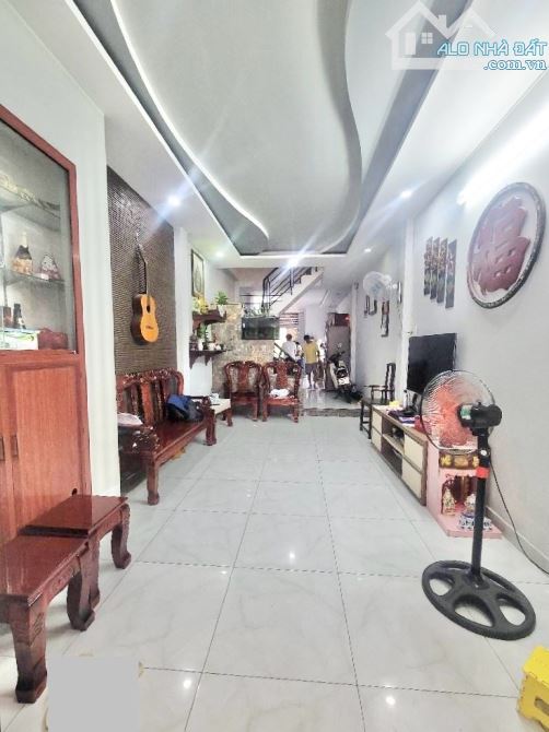 Bán nhà Nguyễn Hữu Cảnh, đối diện Landmark 81 -120m2, nở hậu