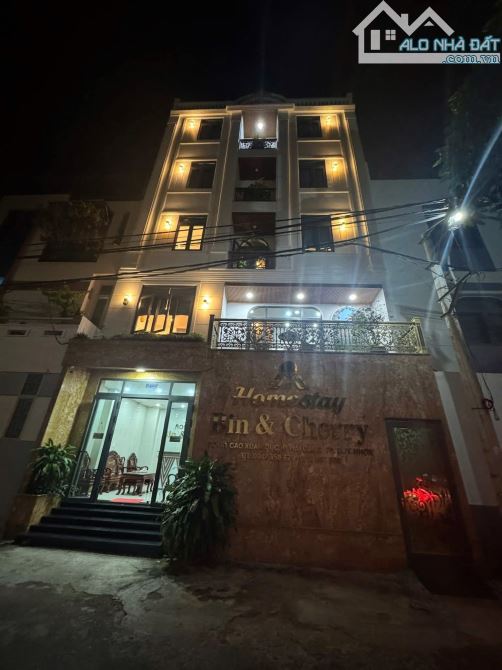 Bán nhà 5 tần đang kinh doanh homestay đường cao xuân dục