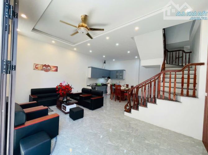 👉👉AE đã sẵn sàng sách Vali về nhà mới chưa ạ ??? Chị gái em cần bán căn nhà 4 Tầng mới c