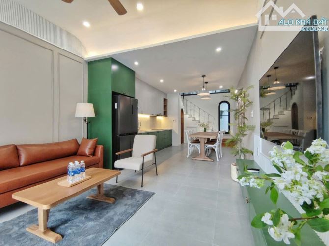 CHO THUÊ NHÀ 4 TẦNG MẶT TIỀN ĐƯỜNG: ĐOÀN NHỮ HÀI - THANH KHÊ ĐÔNG