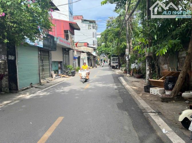 OTO ĐỖ CỬA CẦU GIẤY CHỈ 230 TR/MET 85m MT4.3m NHÀ 4 TẦNG