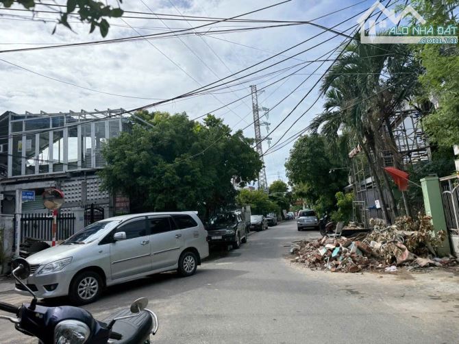 nhinhx 7 tỷ sở hữu nhà 3 tầng 2 mặt kiệt ô tô  trước sau Nguyễn Văn Thoại sát biển Mỹ Khê
